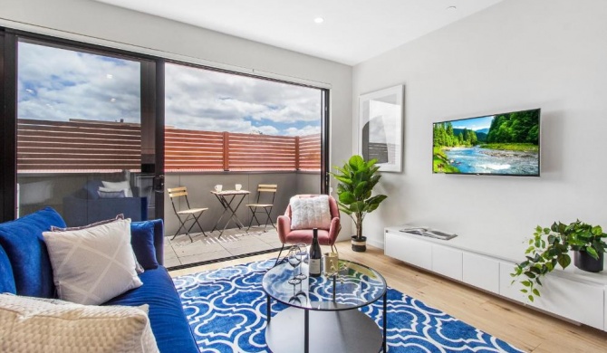 Boutique apartment in quiet, sought-after suburb