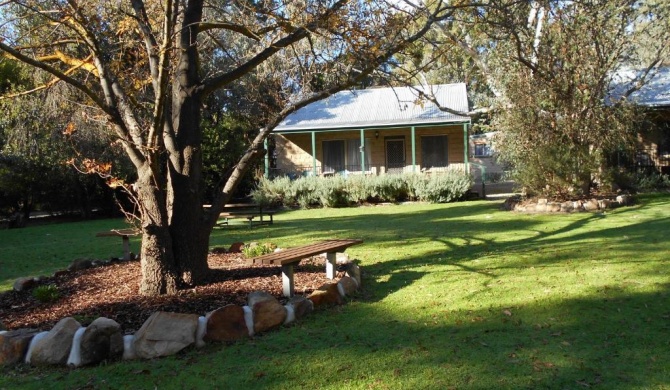 Grampians View Cottages and Units