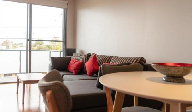 Modern 2 Bedroom Apartment In Brunswick