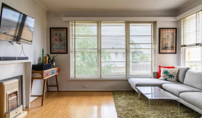 Retro 1 Bedroom Apartment In Melbourne's Hawthorn
