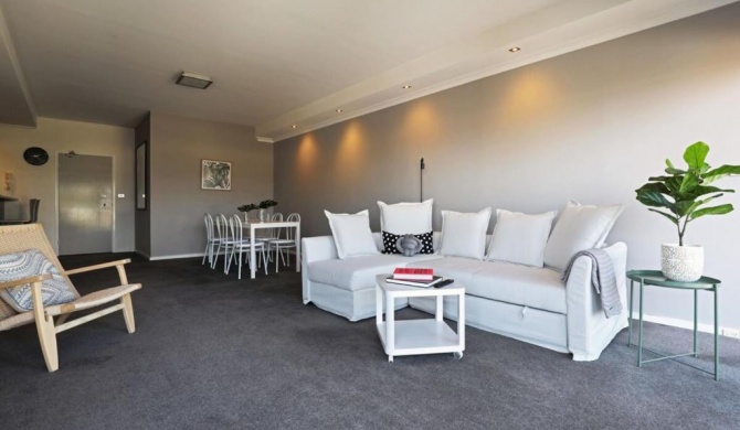 Extra large 2BD Apt in Melbournes Southbank!