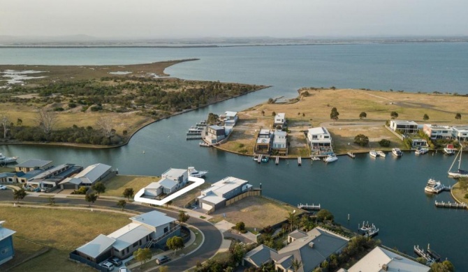 Anchored - Access to the Gippsland Lakes