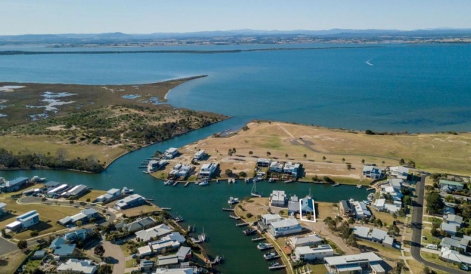 Pelican Landing - Stunning Lake King Views