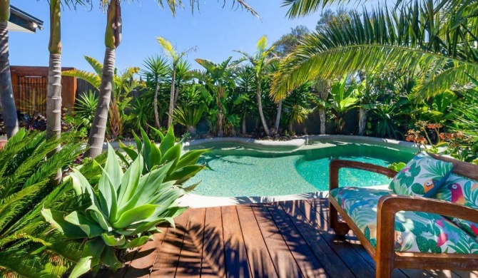 Como Palm Retreat - Tropical Oasis