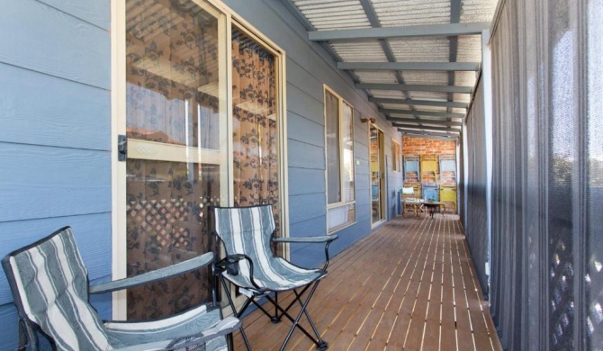 Surf and Sunsets, Beach Holiday Home Mandurah