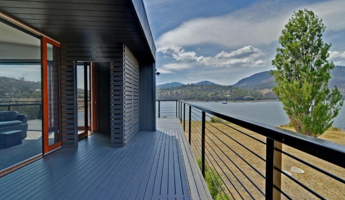 Hobart Waterfront Luxury Retreat
