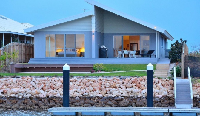 The Carnarvon Luxury Canal Home