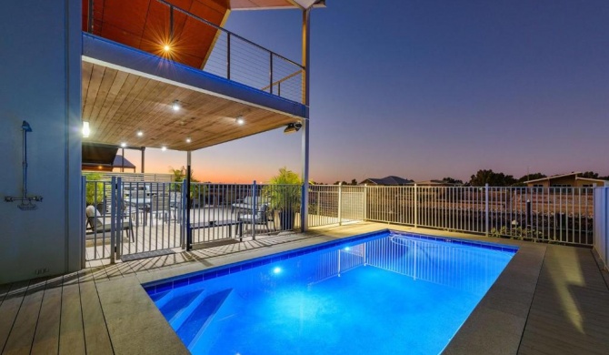 21 Corella Court - PRIVATE JETTY & POOL