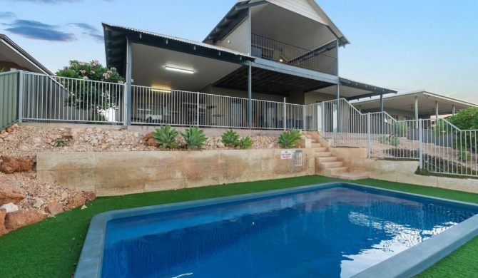 3 Kestrel Place - PRIVATE JETTY & POOL