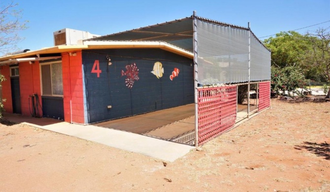 4 Page Street - Colourful and Shady 3-Bedroom Home