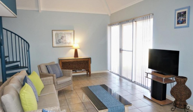 Osprey Holiday Village Unit 114 - Gorgeous 3 Bedroom Holiday Villa with a Pool in the Complex