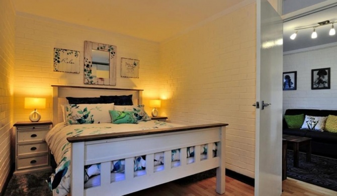 Cappuccino Delight - 1 bedroom central Fremantle apartment