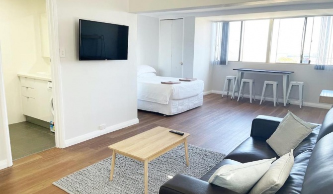 Studio 101 - First floor Fremantle studio apartment