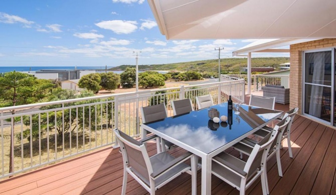 Shorelands - Iconic Renovated Home 5min Walk to Beach and Surf in Gracetown