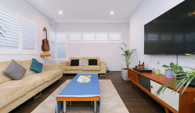 Luxury 4-Bedroom House - Mount Lawley