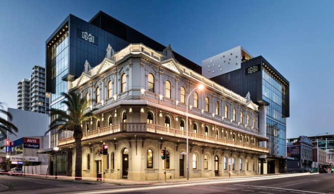 The Melbourne Hotel