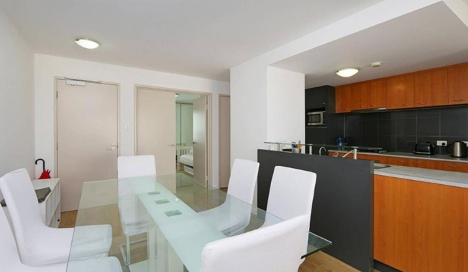 Convenient 3 Bedroom Apartment Close to Casino and CBD