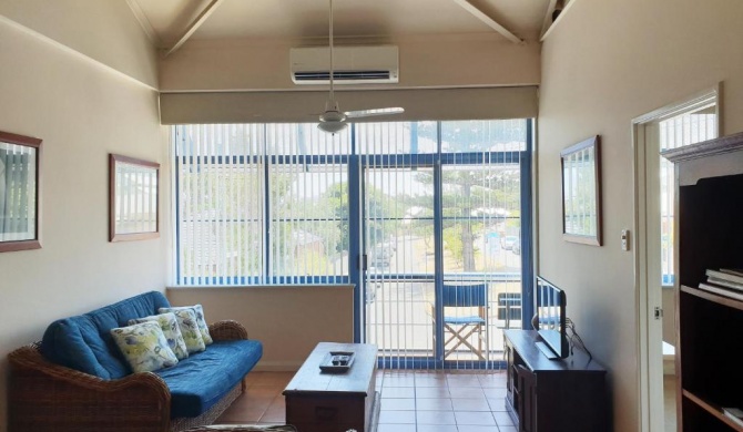 Granita's - 2 bedroom converted South Fremantle warehouse apartment