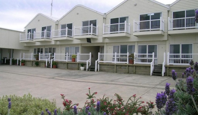 A Great Ocean View Motel