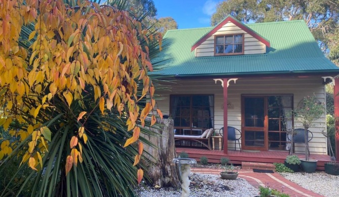 Ballarat Cottages - Yarrowee Cottage, Admirals Cottage and The House